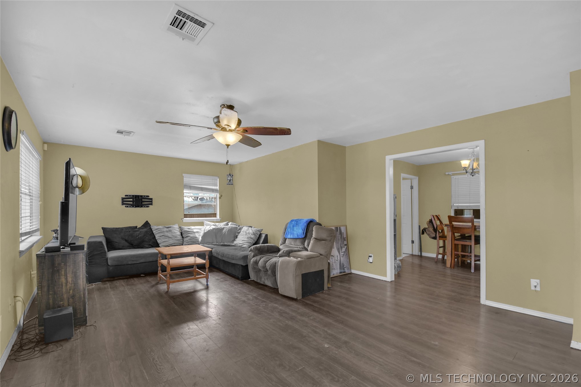 909 P Nw Property Photo 4
