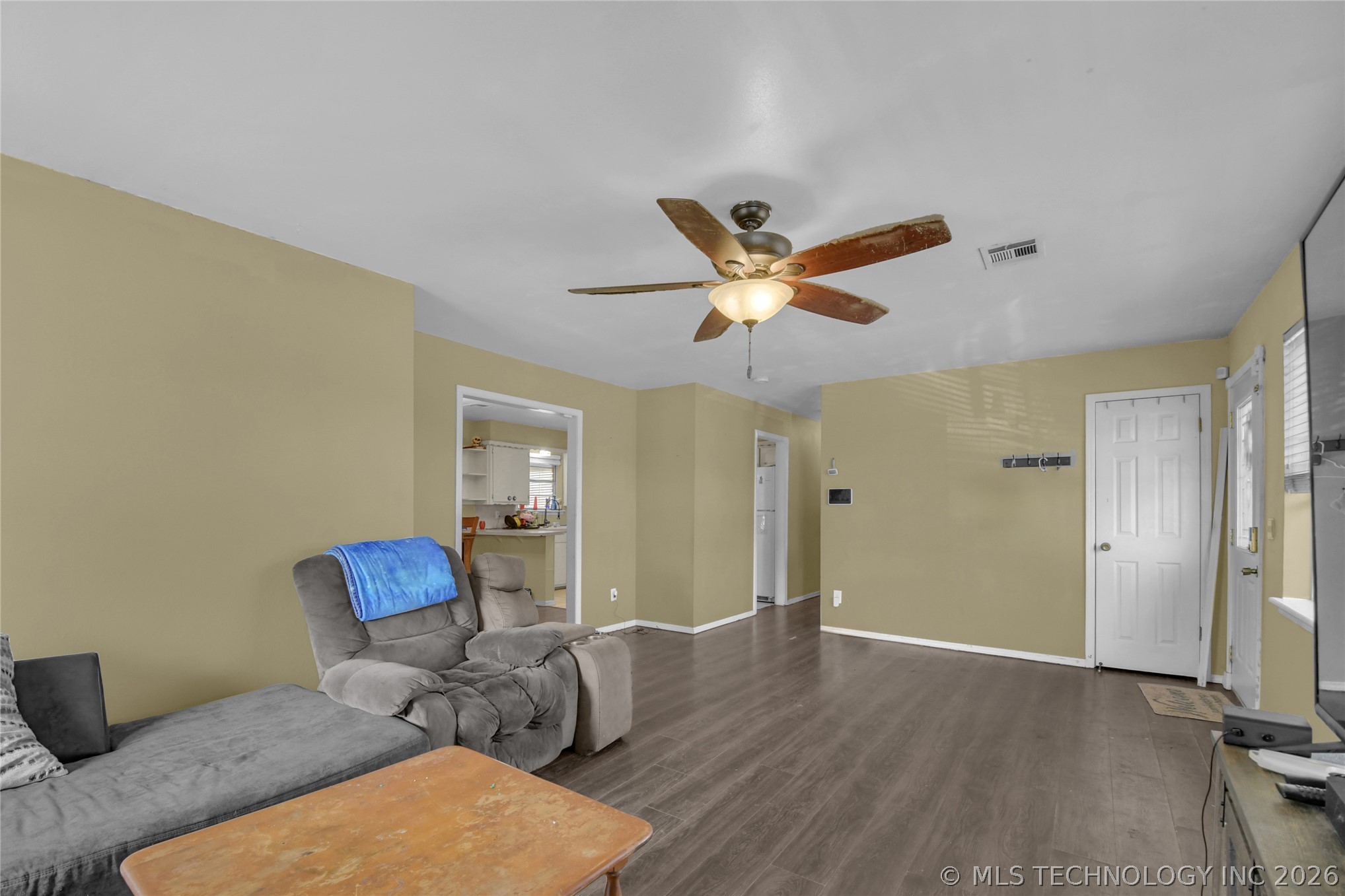 909 P Nw Property Photo 6