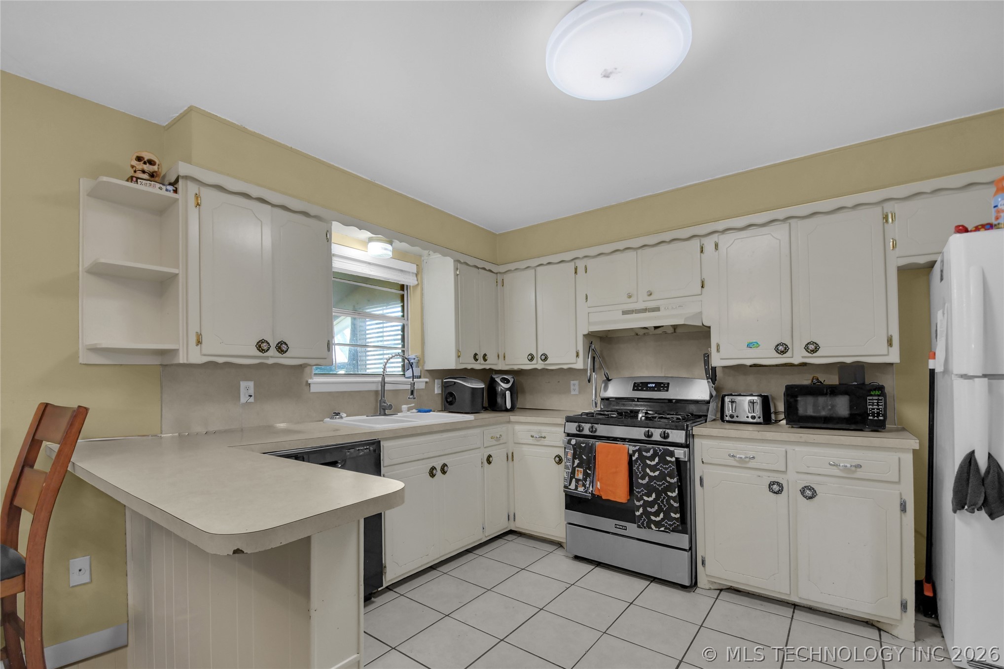 909 P Nw Property Photo 8