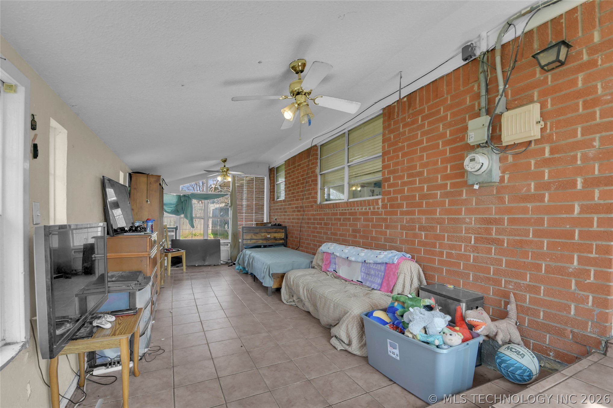 909 P Nw Property Photo 19