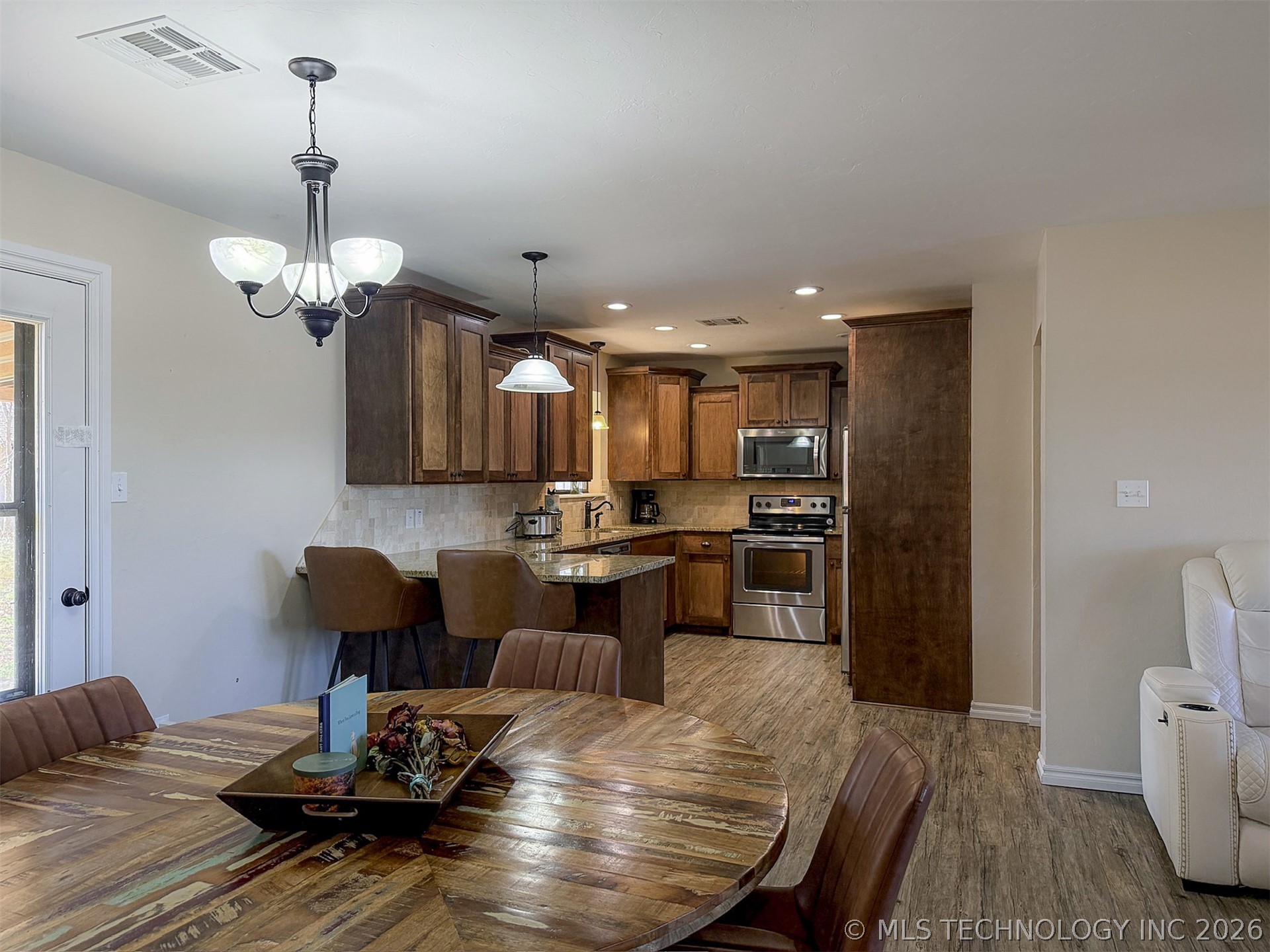 19587 County Road 1555 Property Photo 2