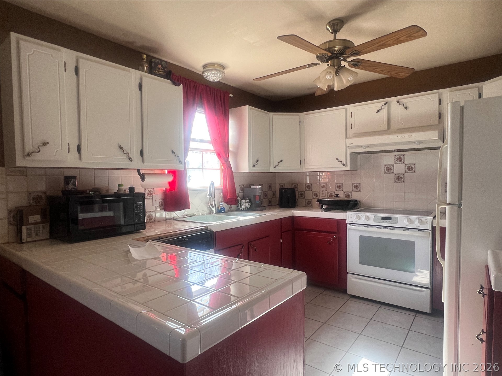 420 Meadowlark Lane Property Photo 9