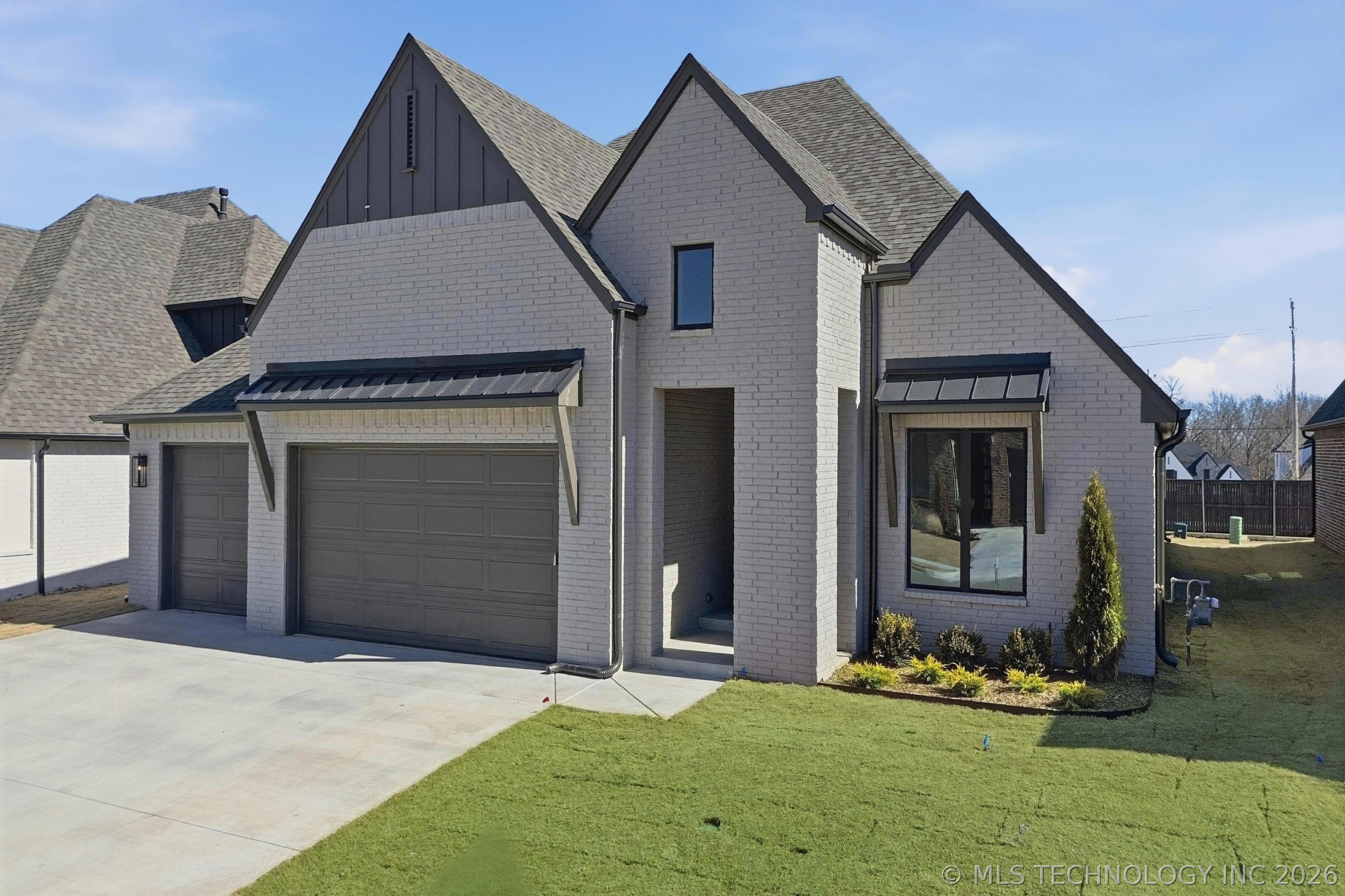 13629 S 21st East Place Property Photo 2