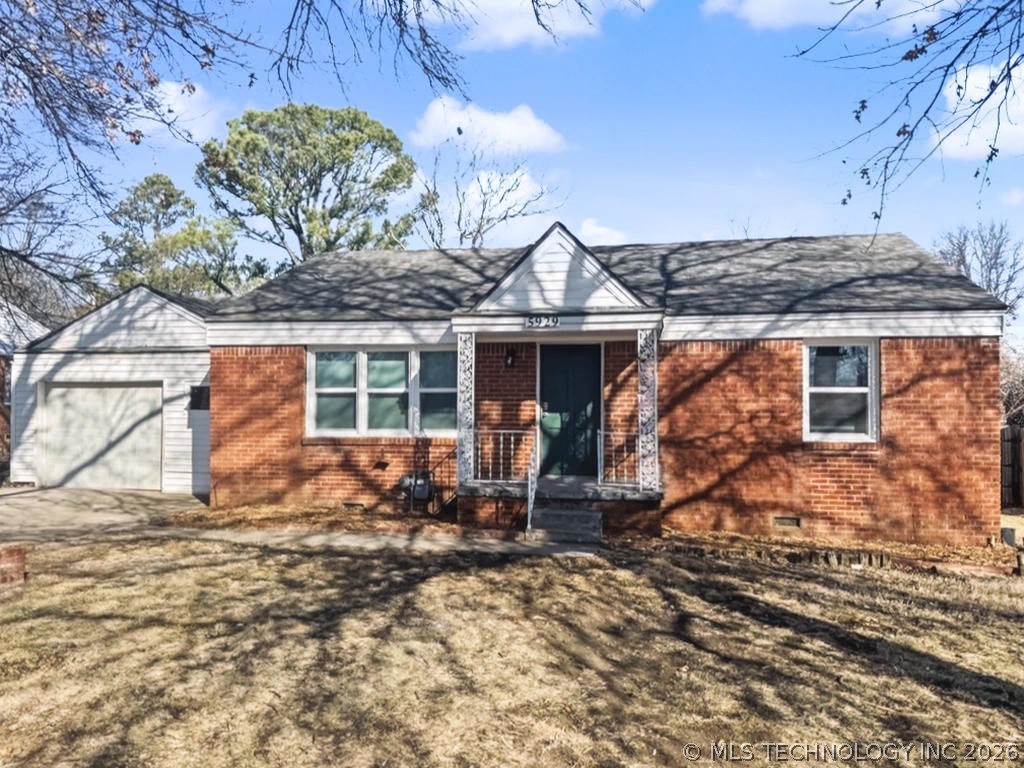 5929 E 7th Street Property Photo 1