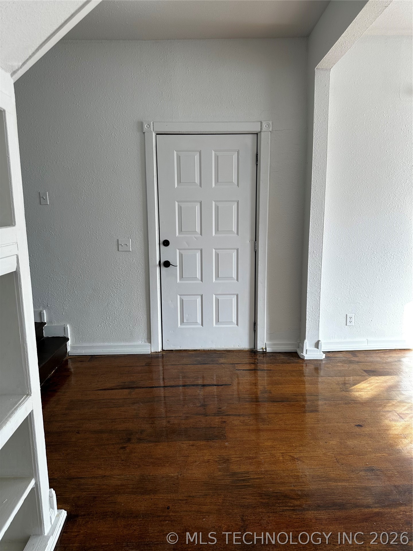 420 S Main Property Photo 9