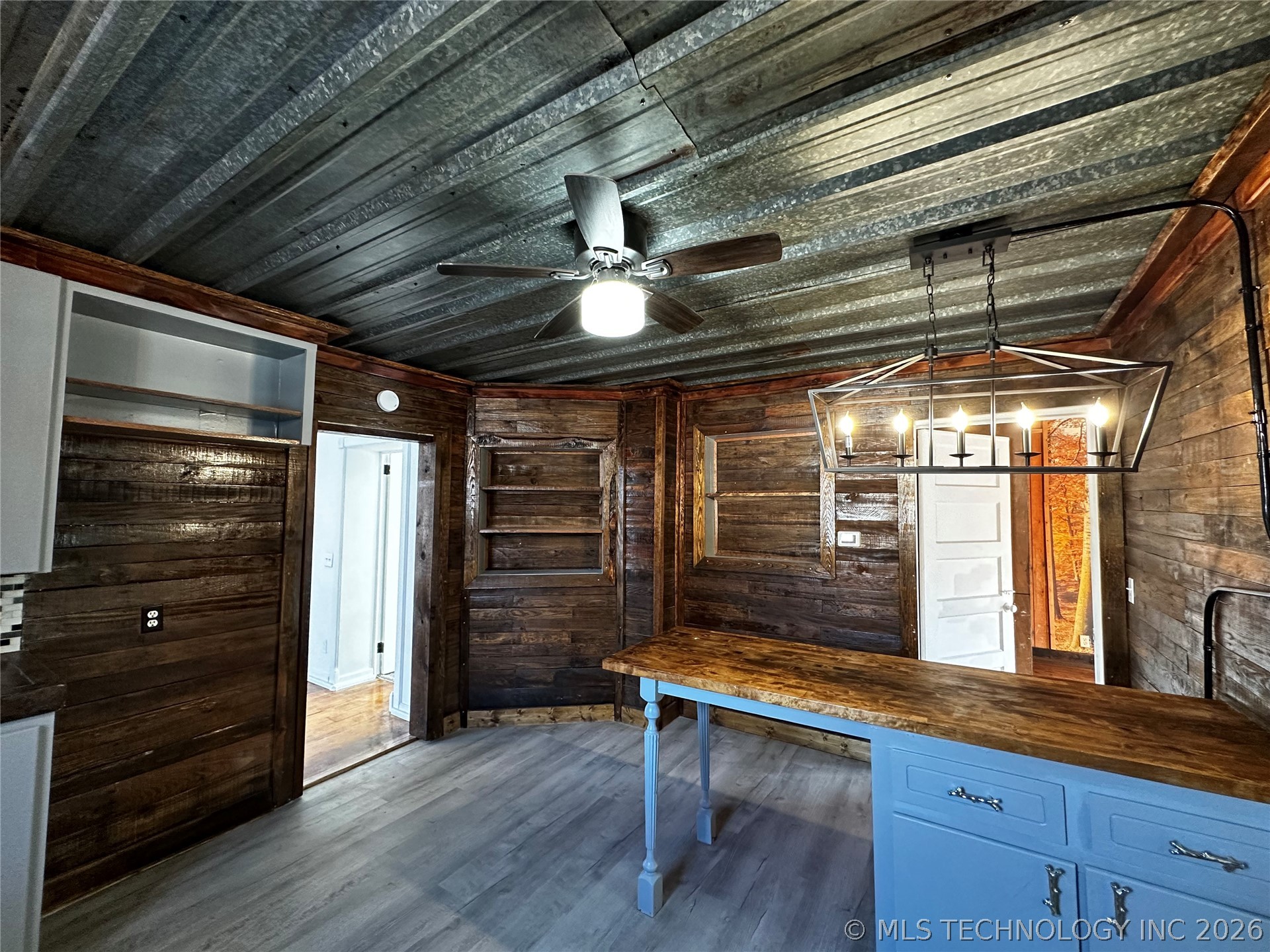 420 S Main Property Photo 13