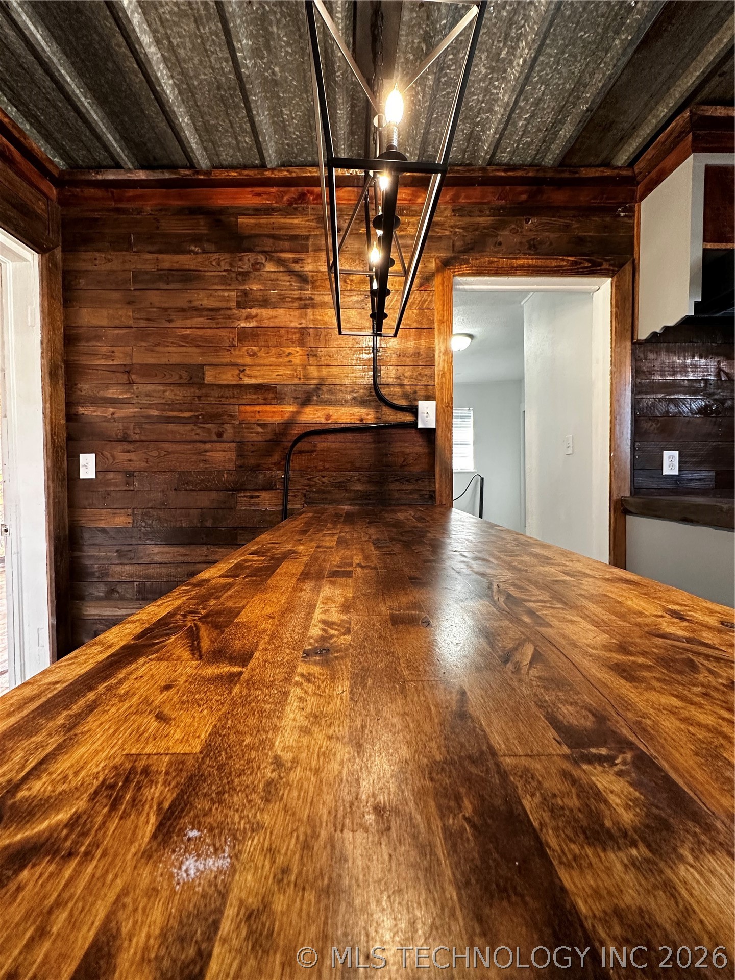 420 S Main Property Photo 14