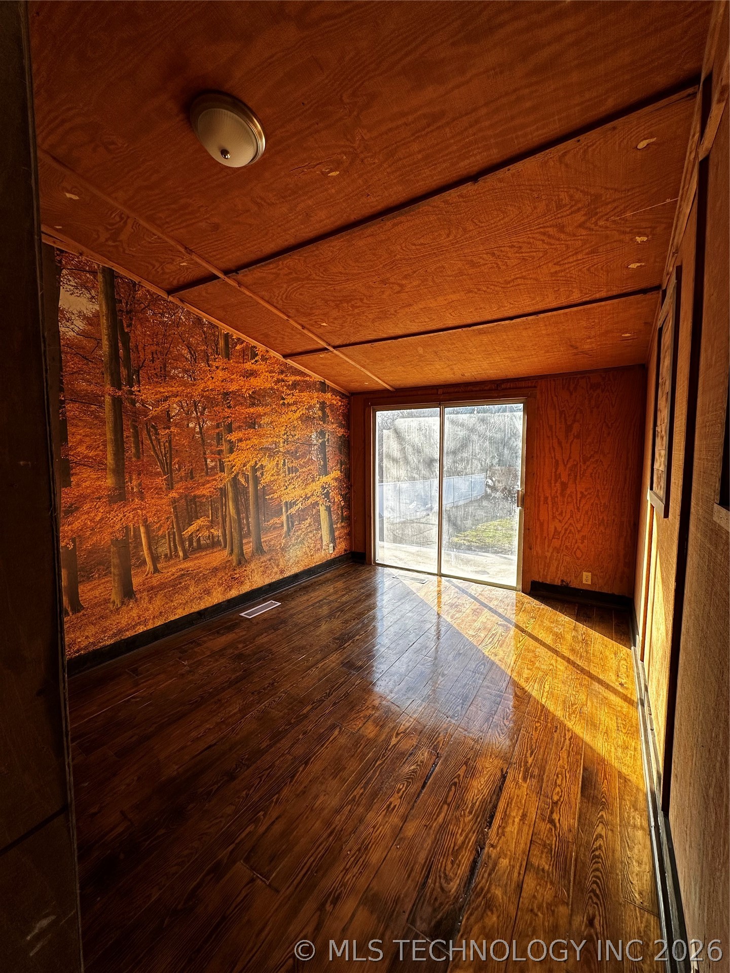 420 S Main Property Photo 15