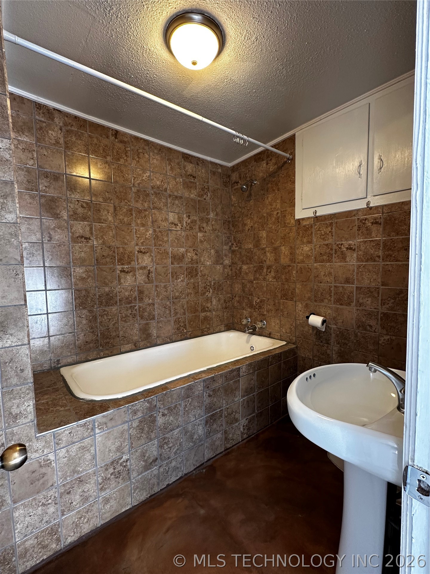 420 S Main Property Photo 19