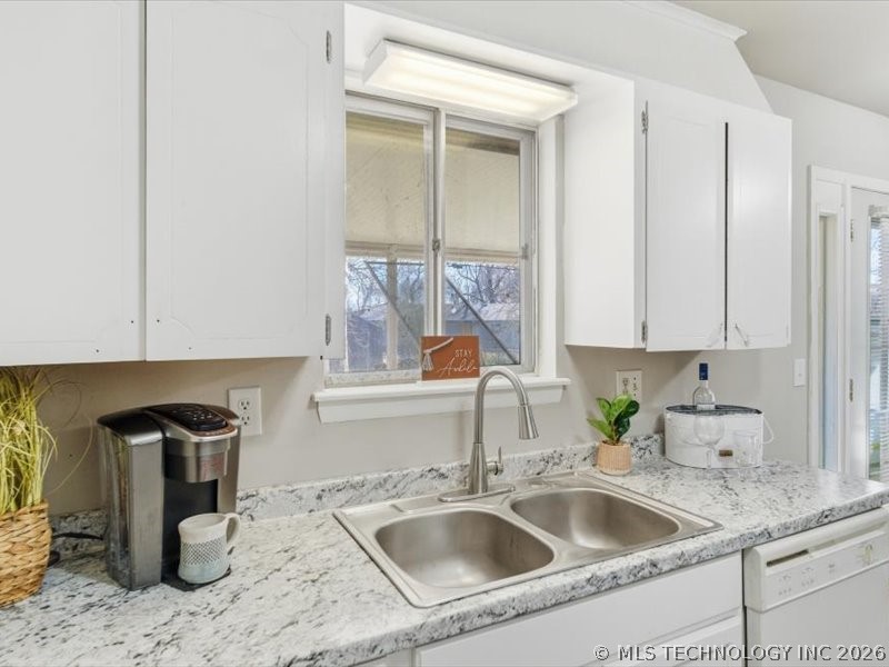 315 S 190th East Avenue Property Photo 10