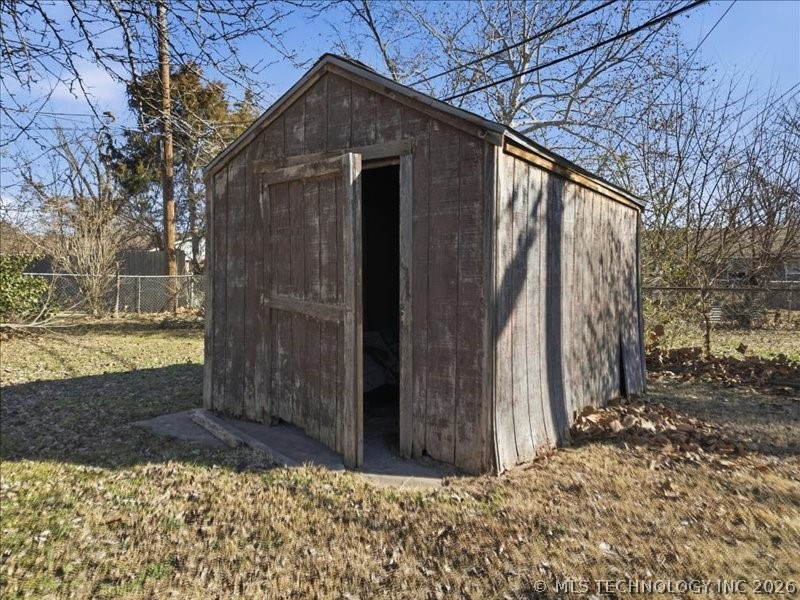 315 S 190th East Avenue Property Photo 25