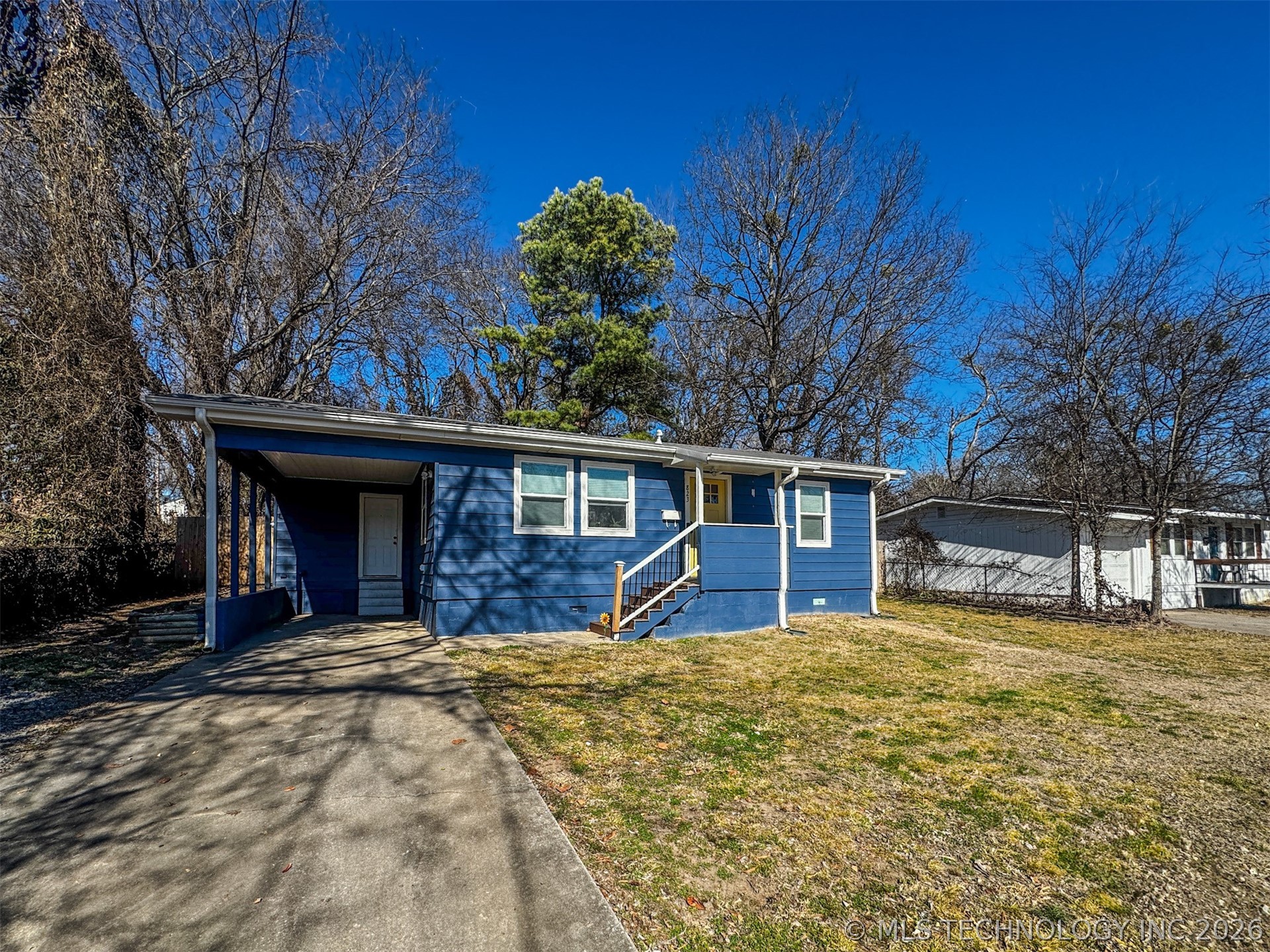 823 E Shawnee Street Property Photo 2