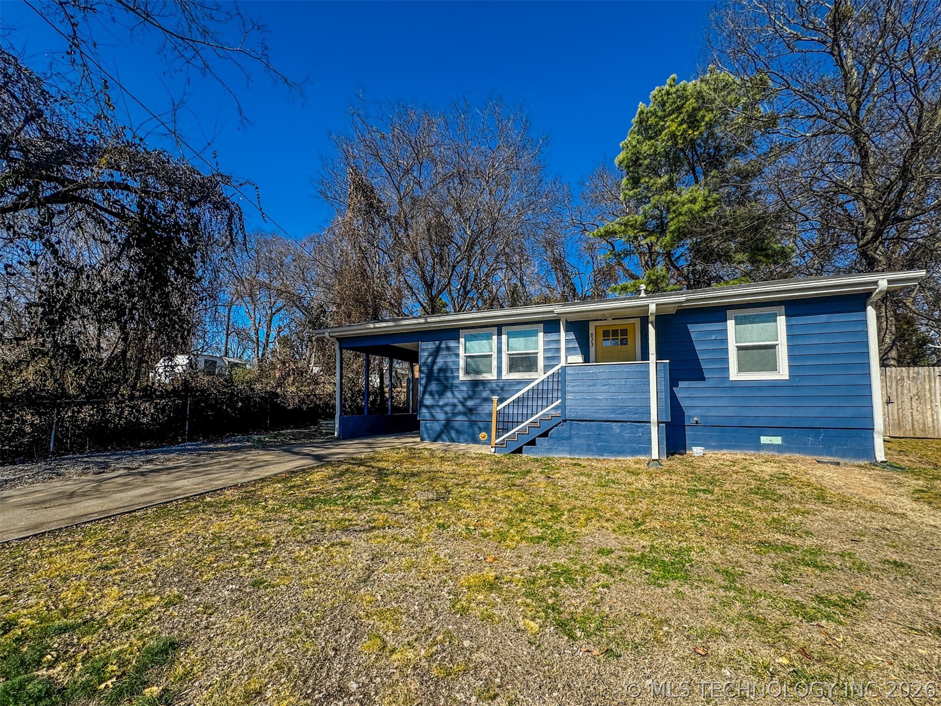 823 E Shawnee Street Property Photo 3