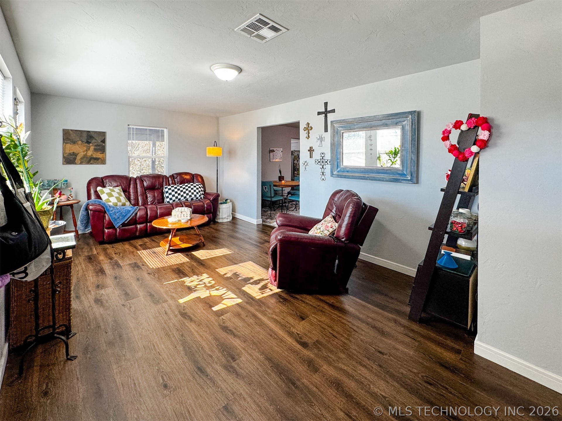 823 E Shawnee Street Property Photo 6