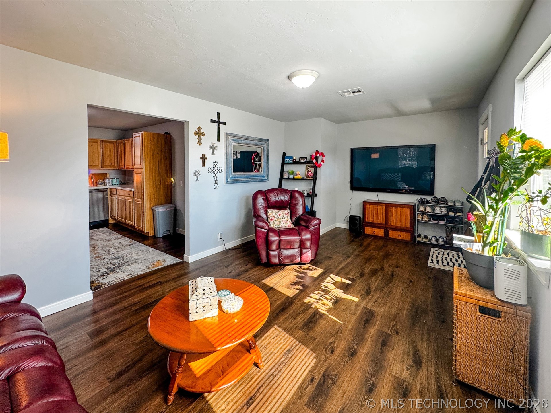 823 E Shawnee Street Property Photo 9