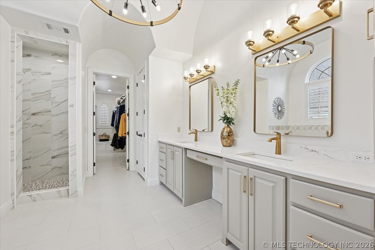 3120 E 103rd Street Property Photo 33