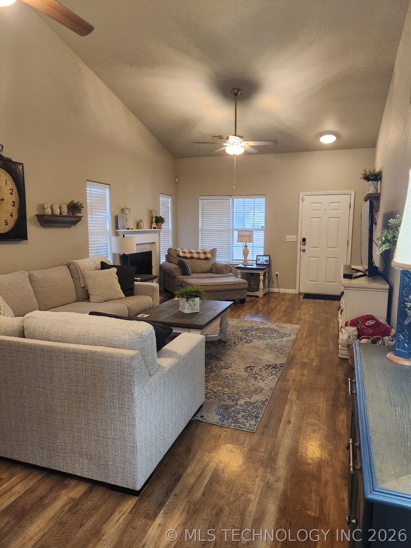 20225 E 42nd Street S Property Photo 4