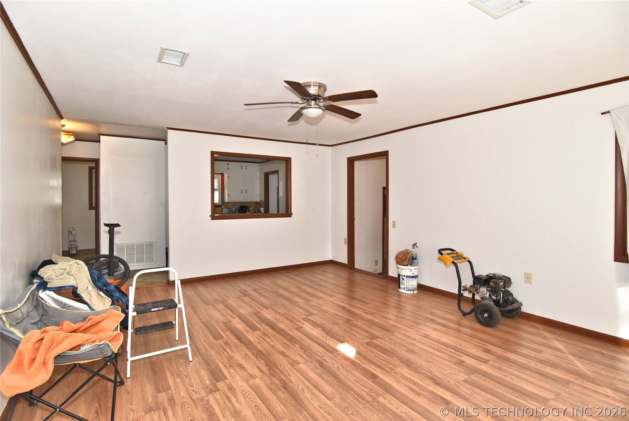 4038 N Cincinnati Drive Property Photo 6