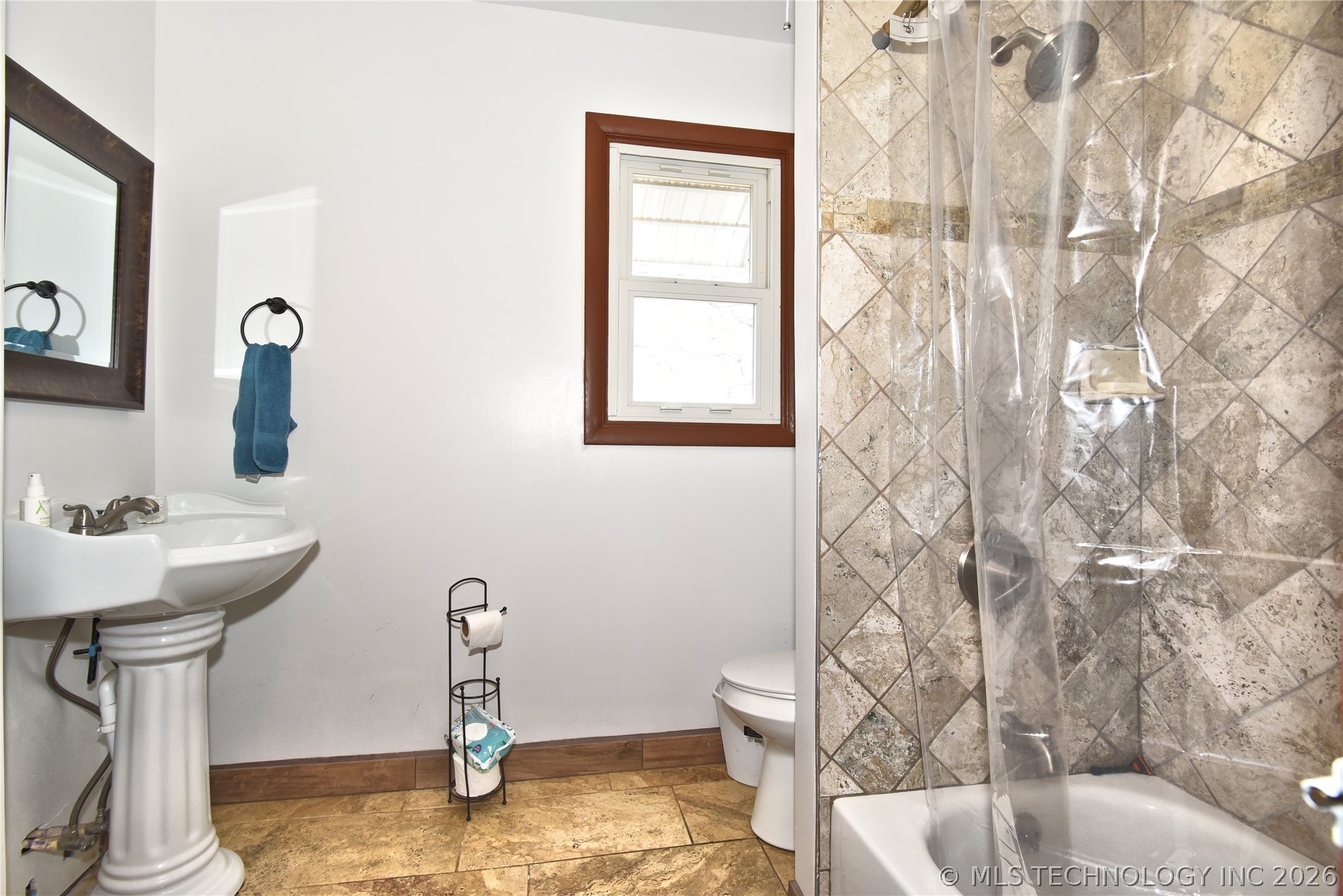 4038 N Cincinnati Drive Property Photo 7