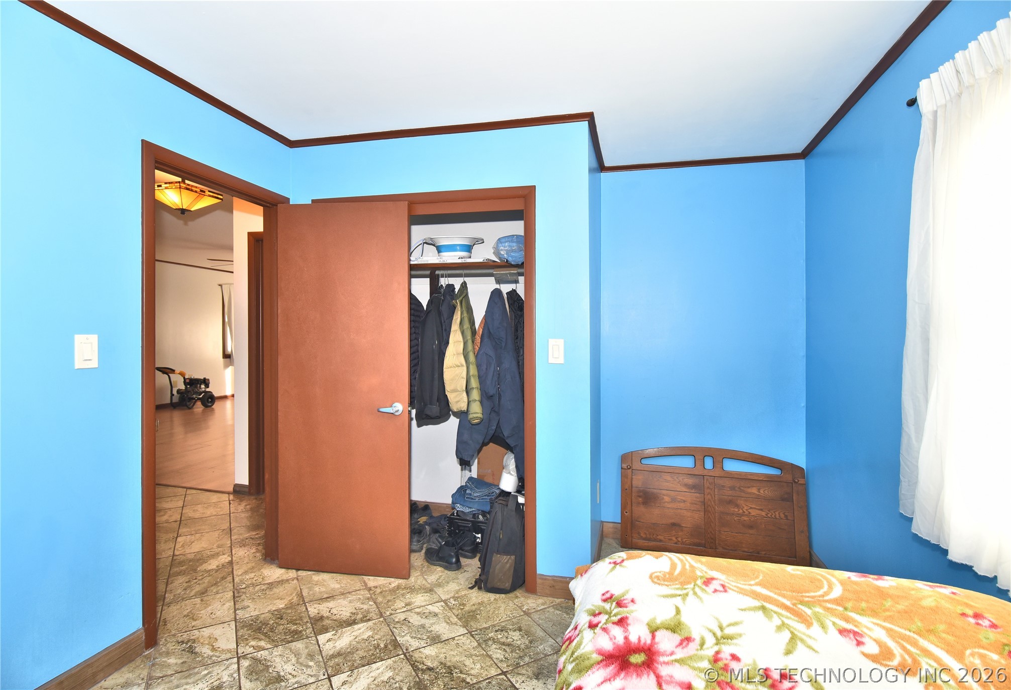 4038 N Cincinnati Drive Property Photo 8