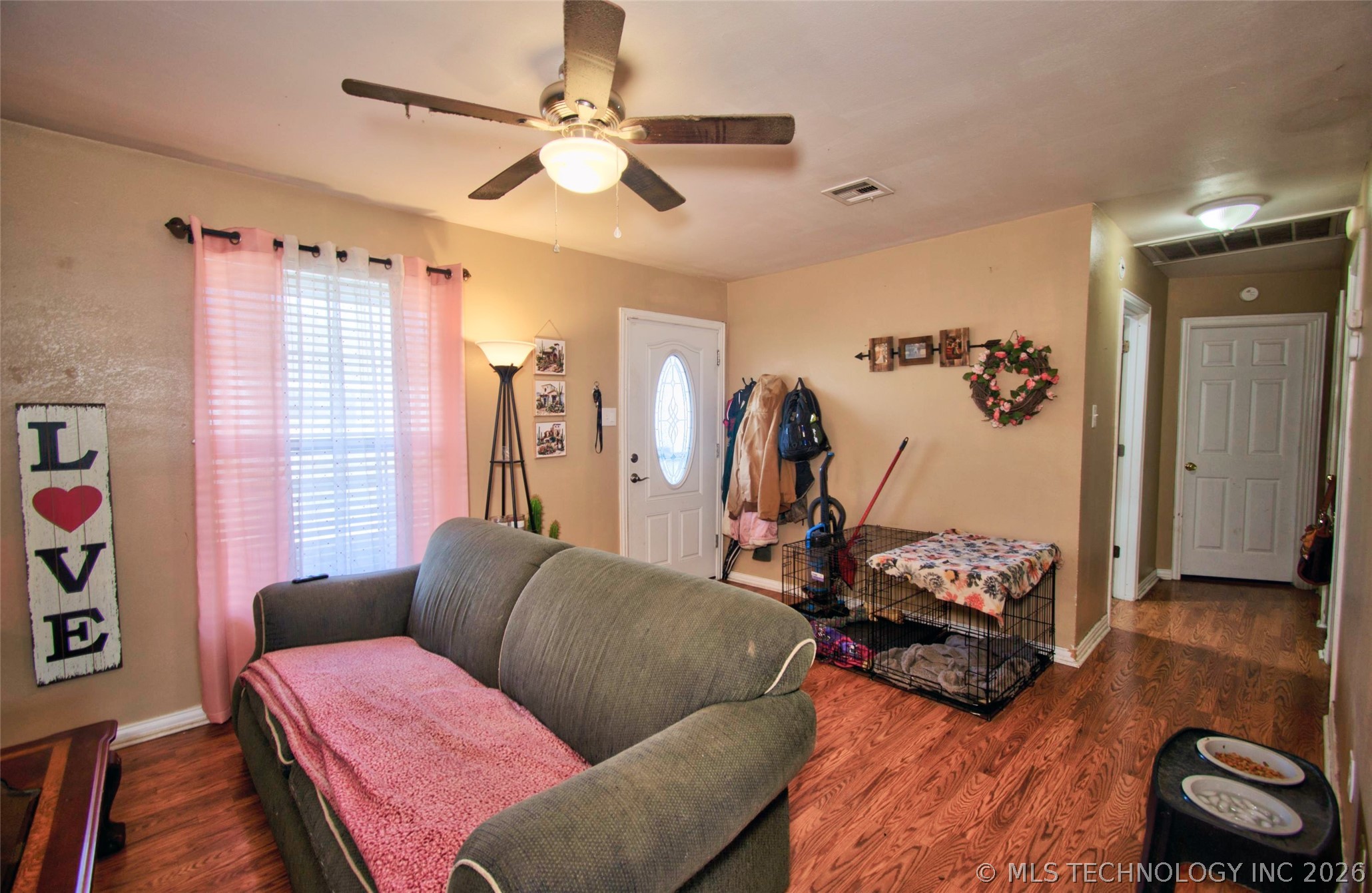 2025 Robison Street Property Photo 3