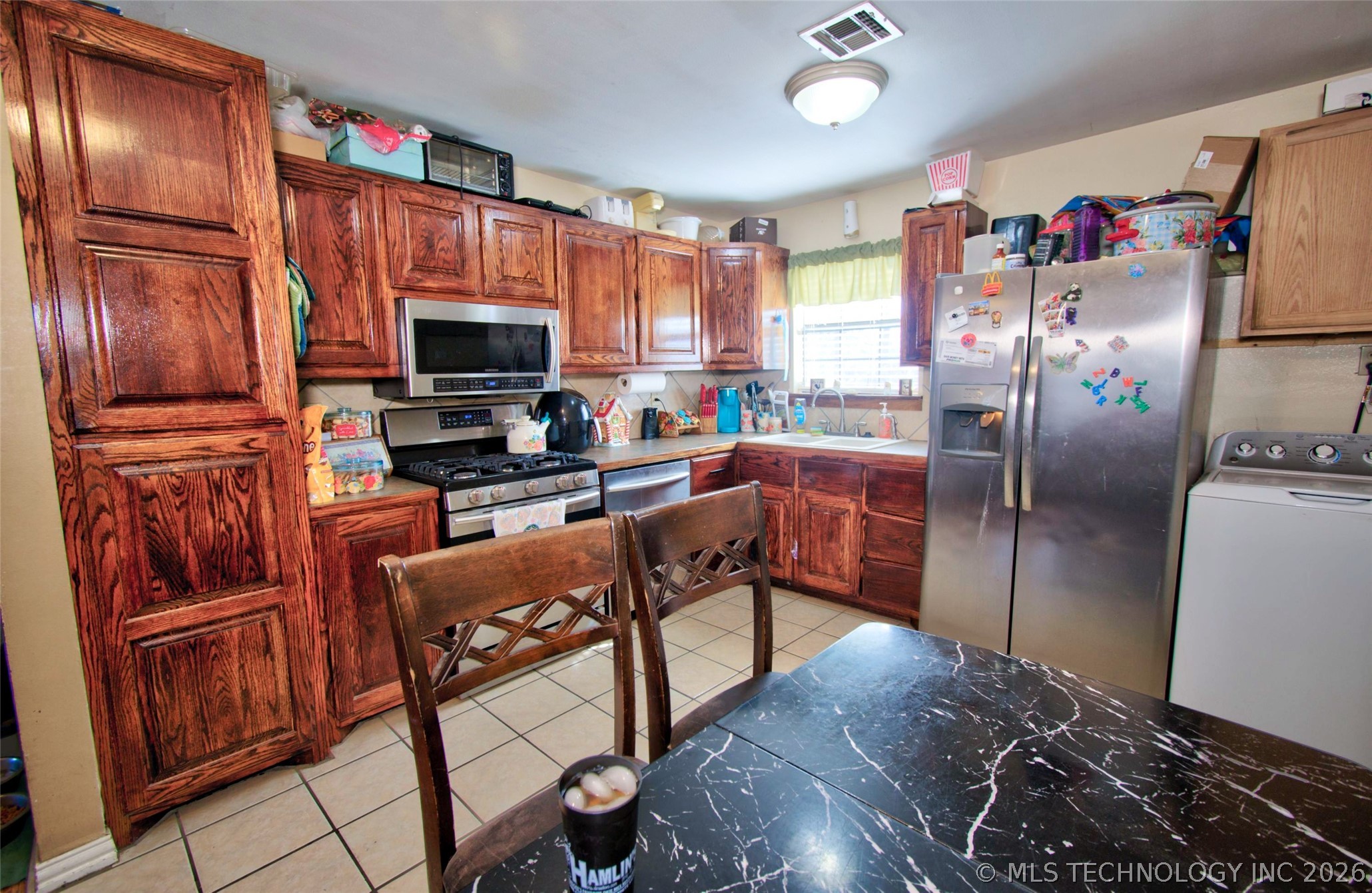 2025 Robison Street Property Photo 5