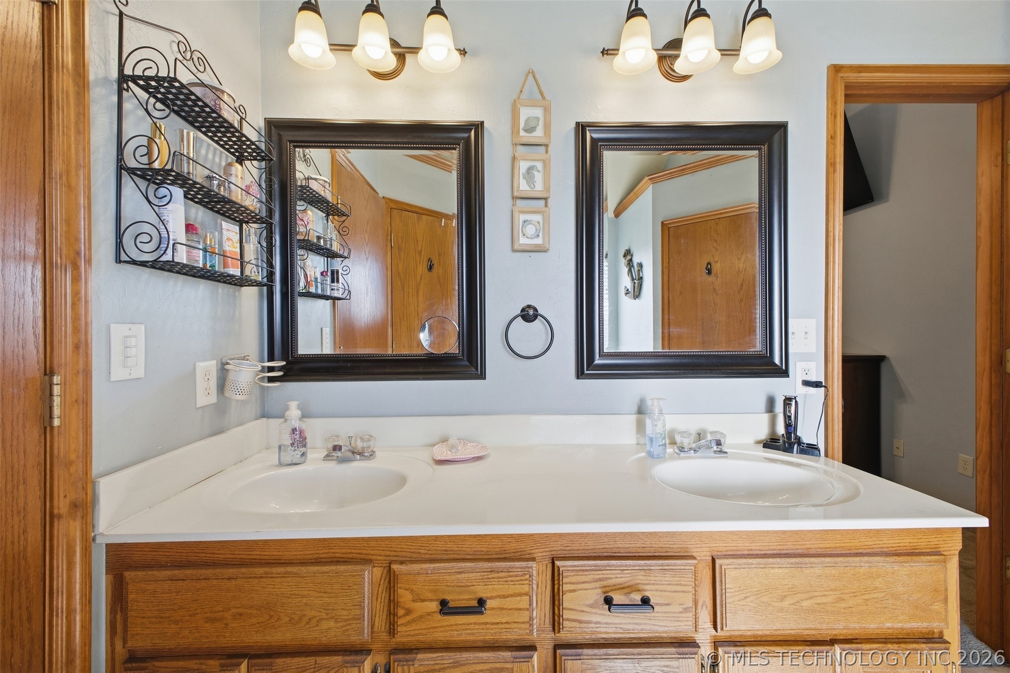 501 Windemere Property Photo 32