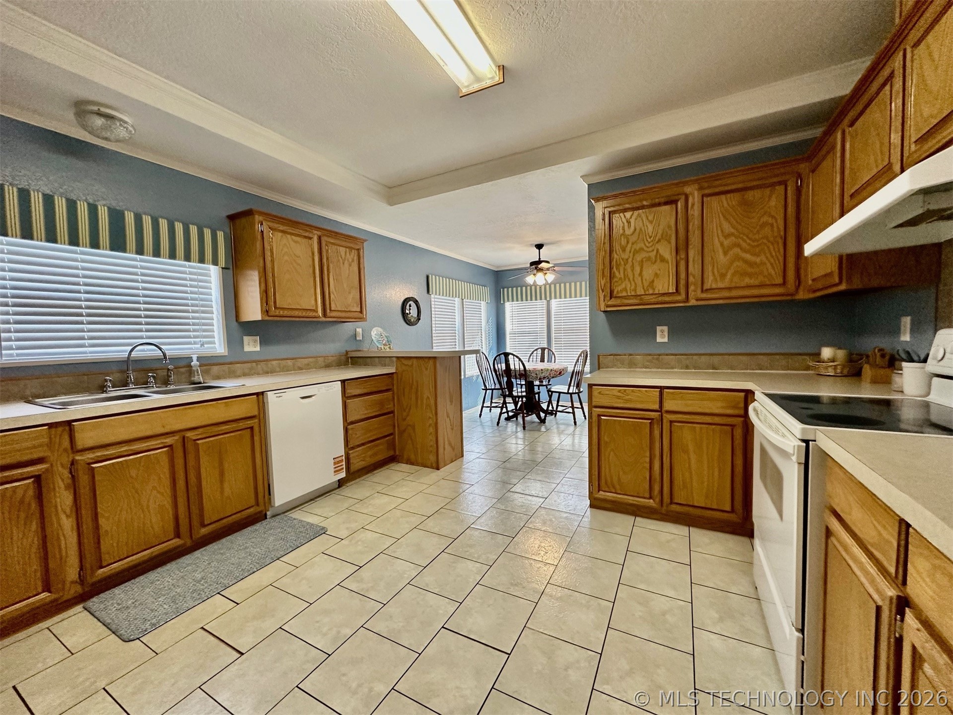 3943 Surf Road Property Photo 10