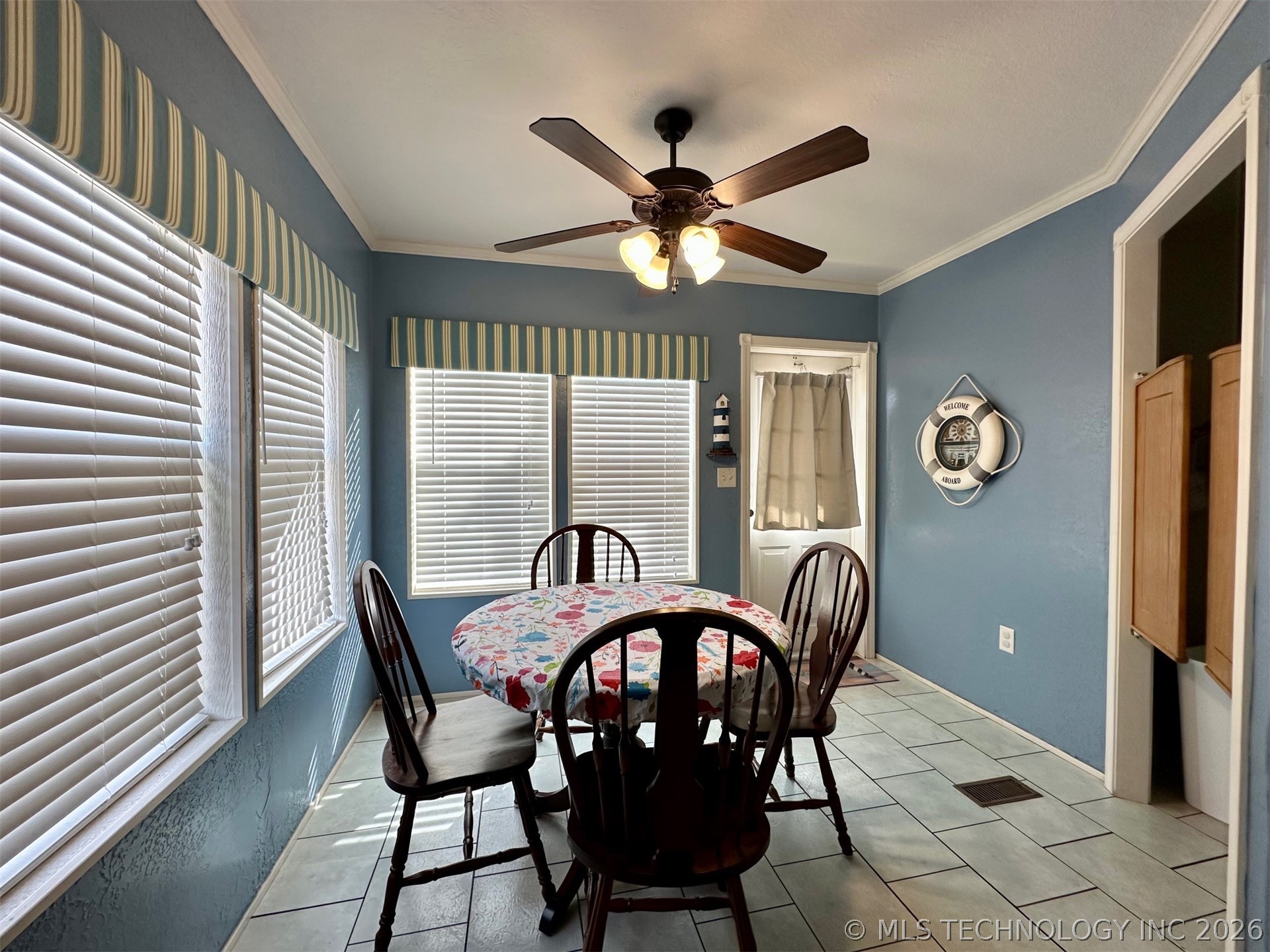 3943 Surf Road Property Photo 12