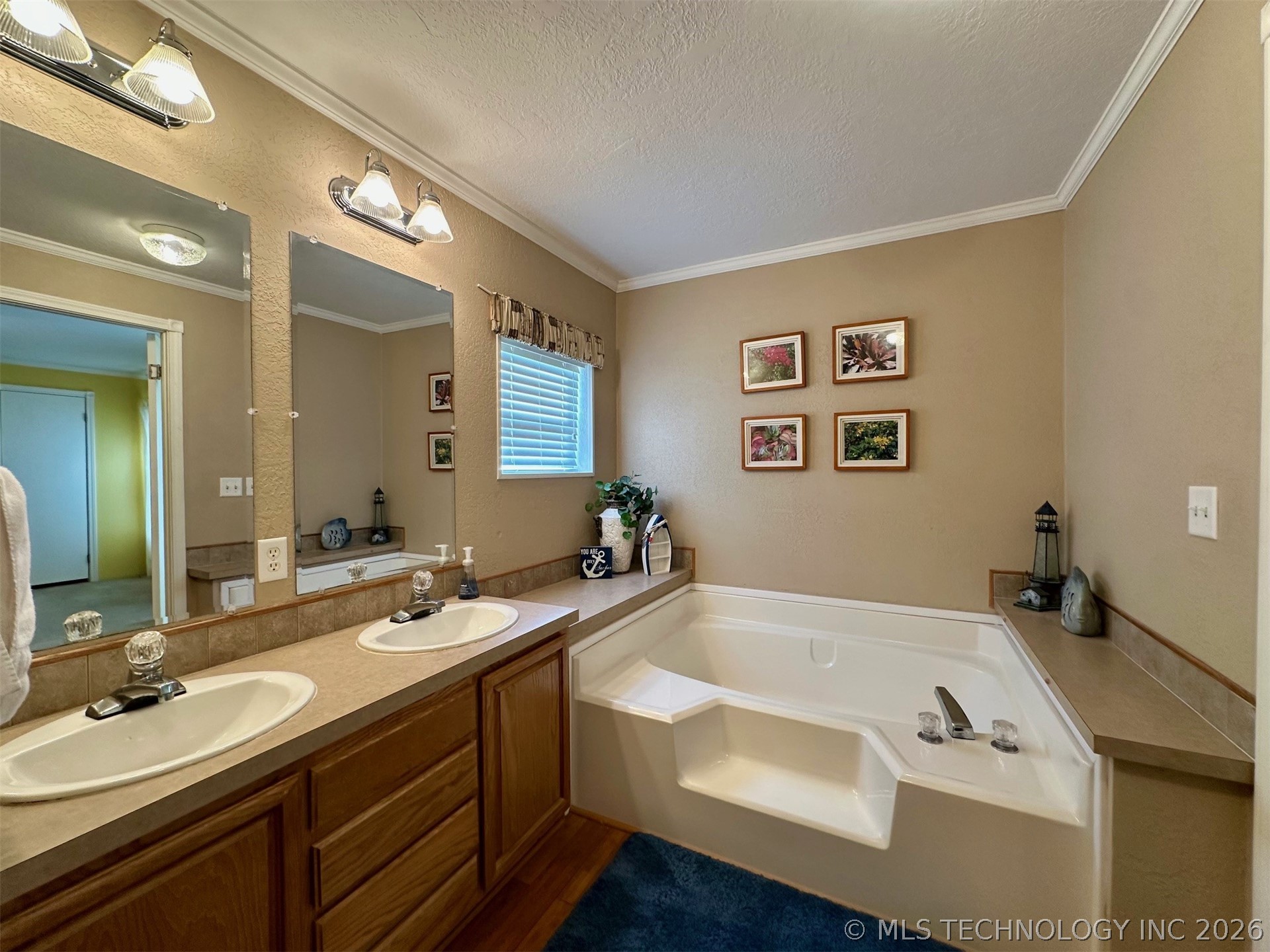 3943 Surf Road Property Photo 17