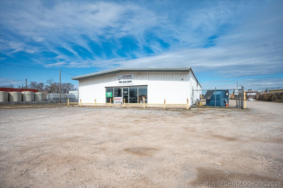 1103 E Choctaw Street Property Photo 2