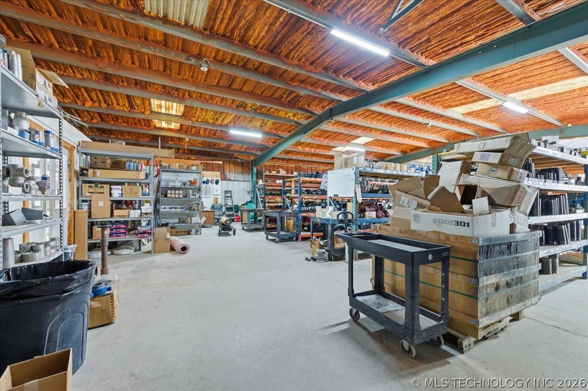 1103 E Choctaw Street Property Photo 4