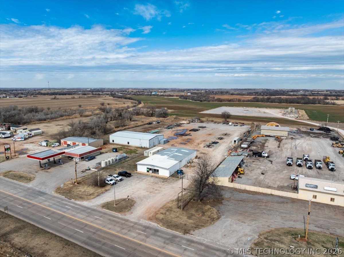 1103 E Choctaw Street Property Photo 9