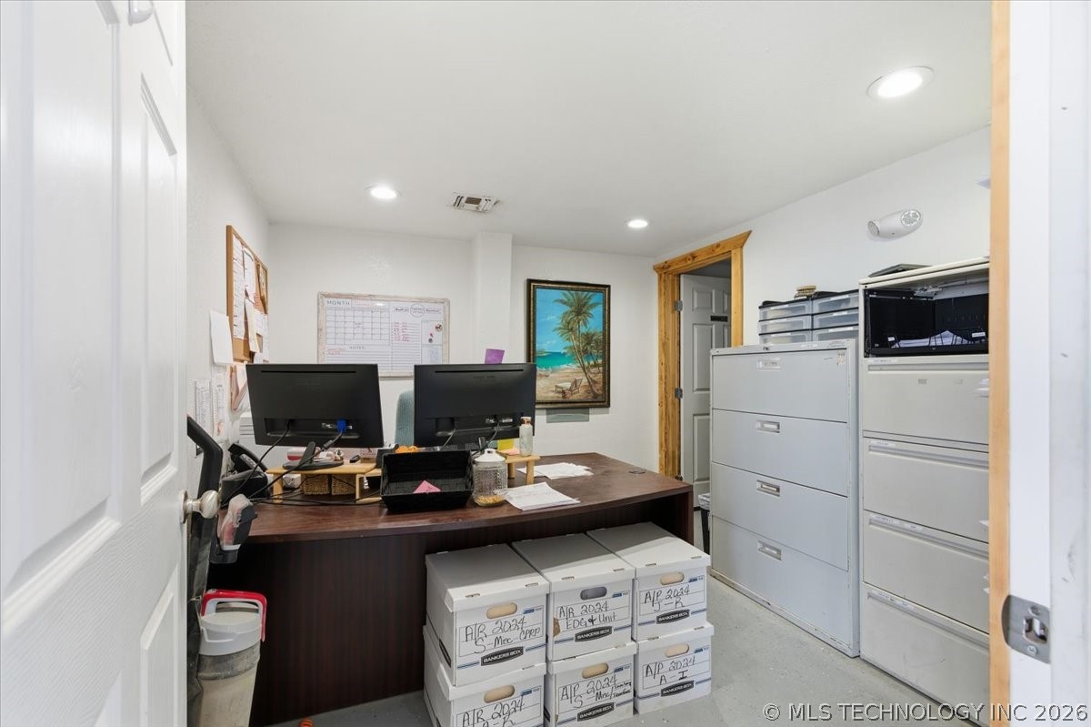 1103 E Choctaw Street Property Photo 21