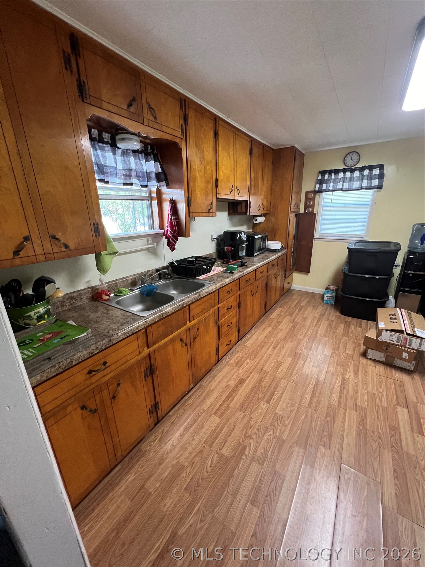 451365 E 976 Road Property Photo 2