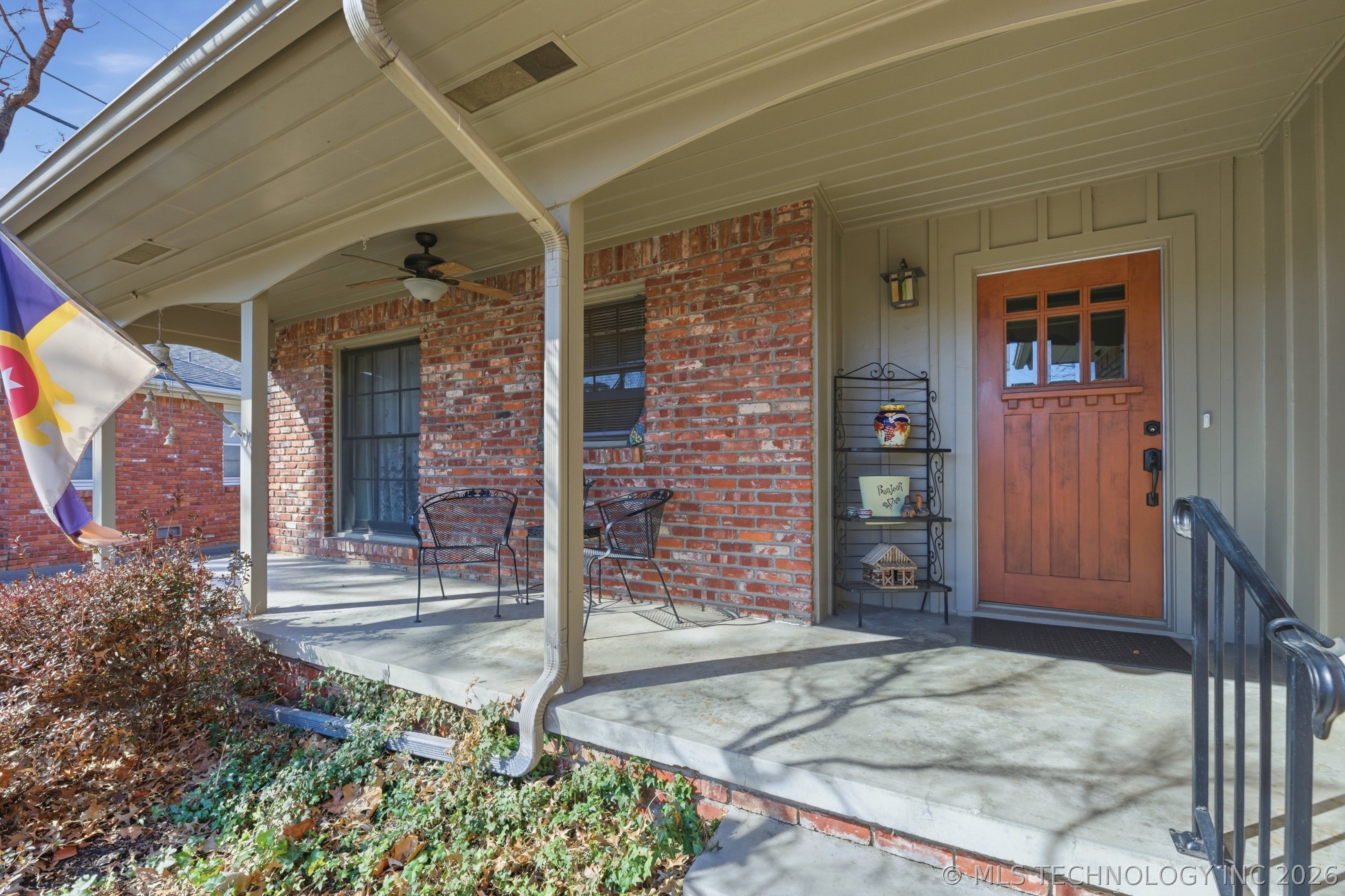 4209 E 40th Place Property Photo 2