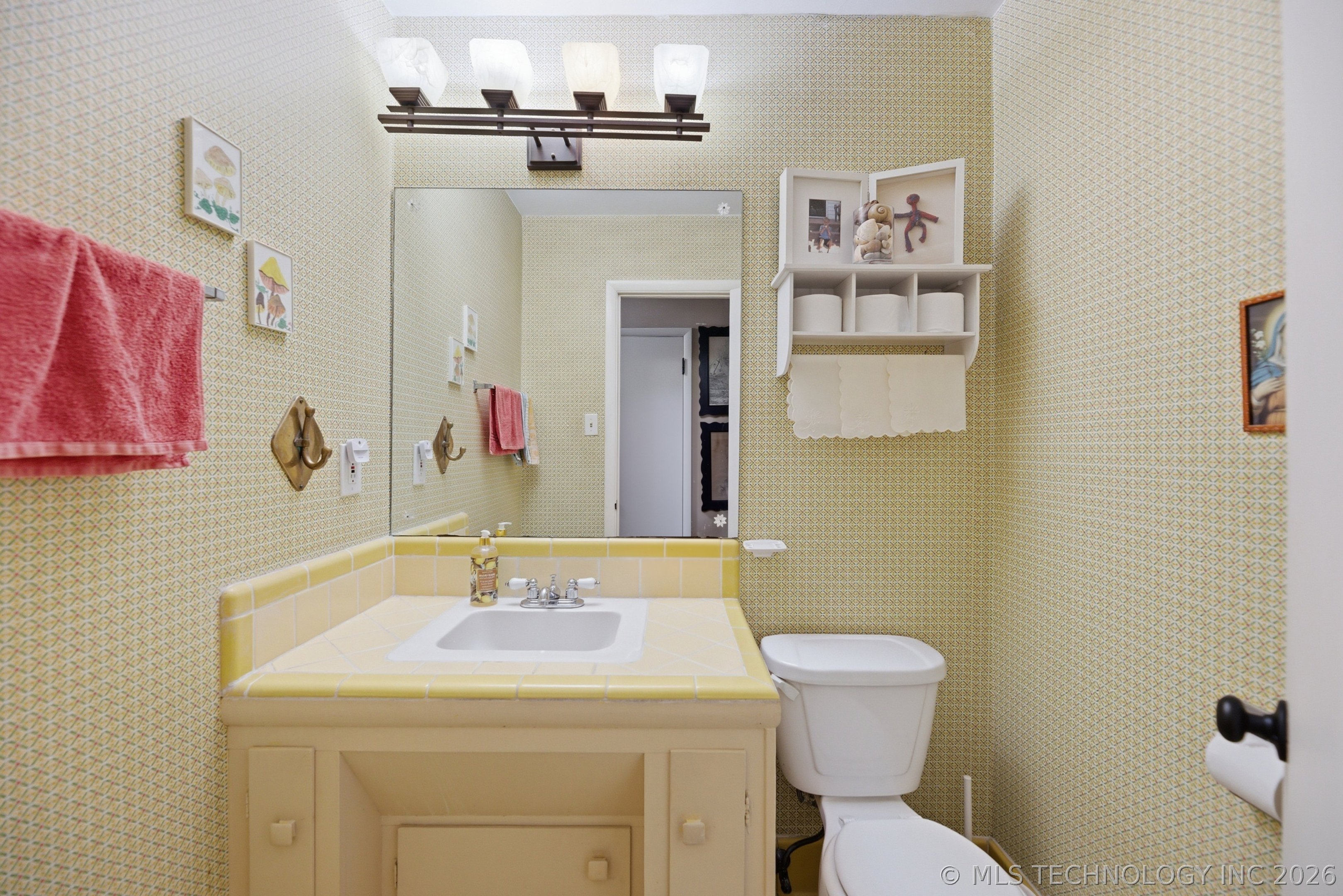 4209 E 40th Place Property Photo 18