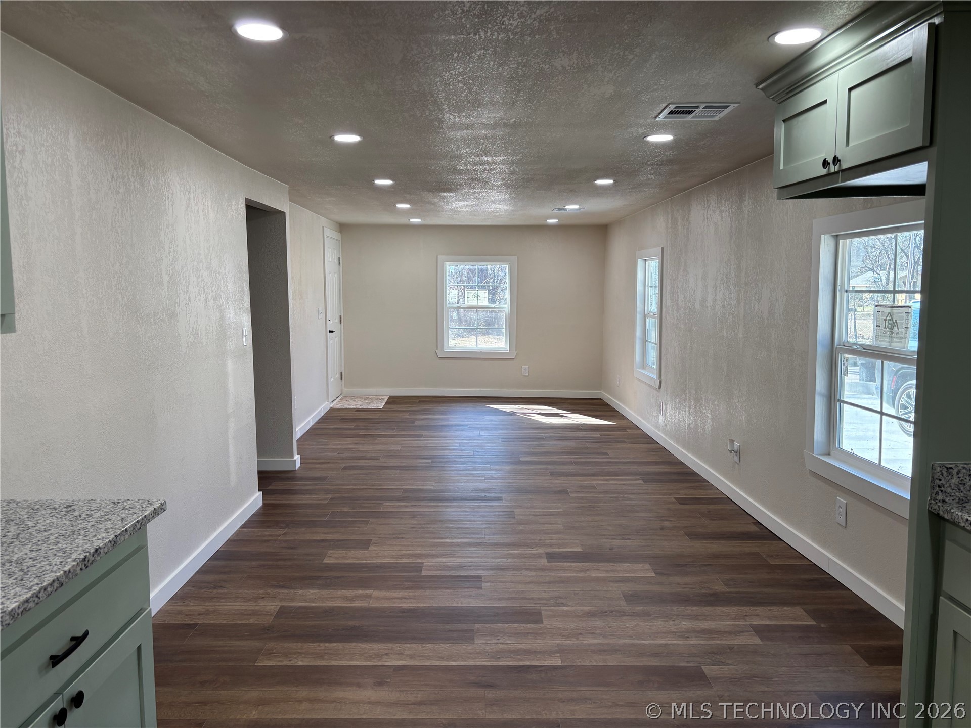 723 Roff Street Ne Property Photo 2