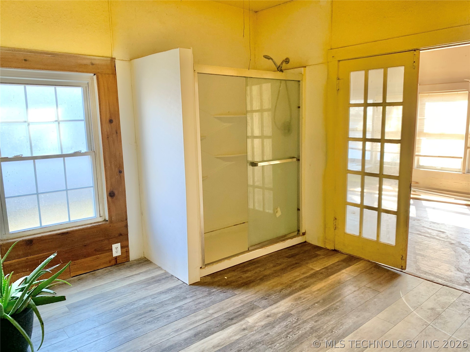 322 E Jackson Property Photo 10