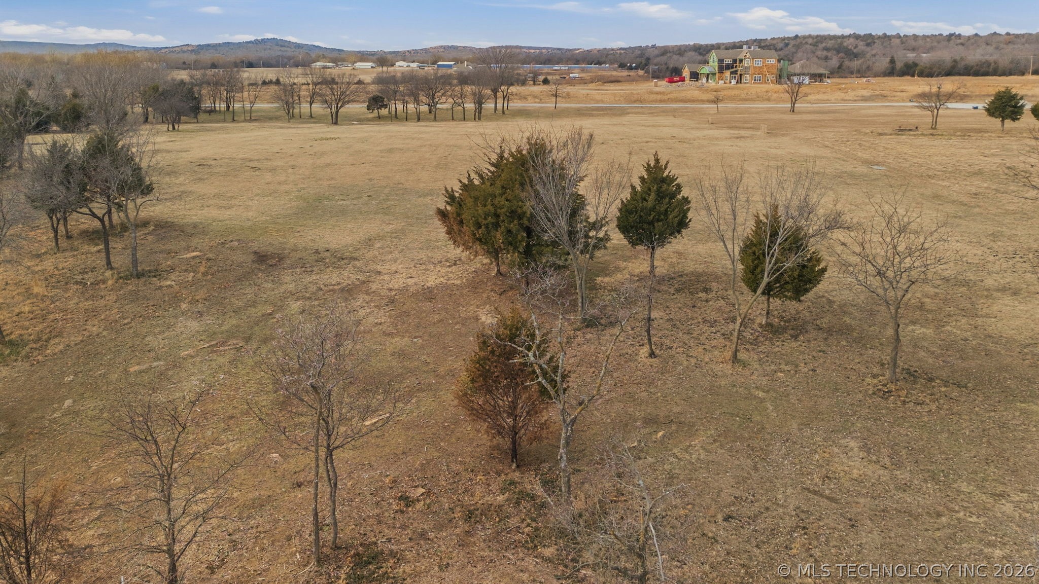 004 W 43rd Street N Property Photo 3