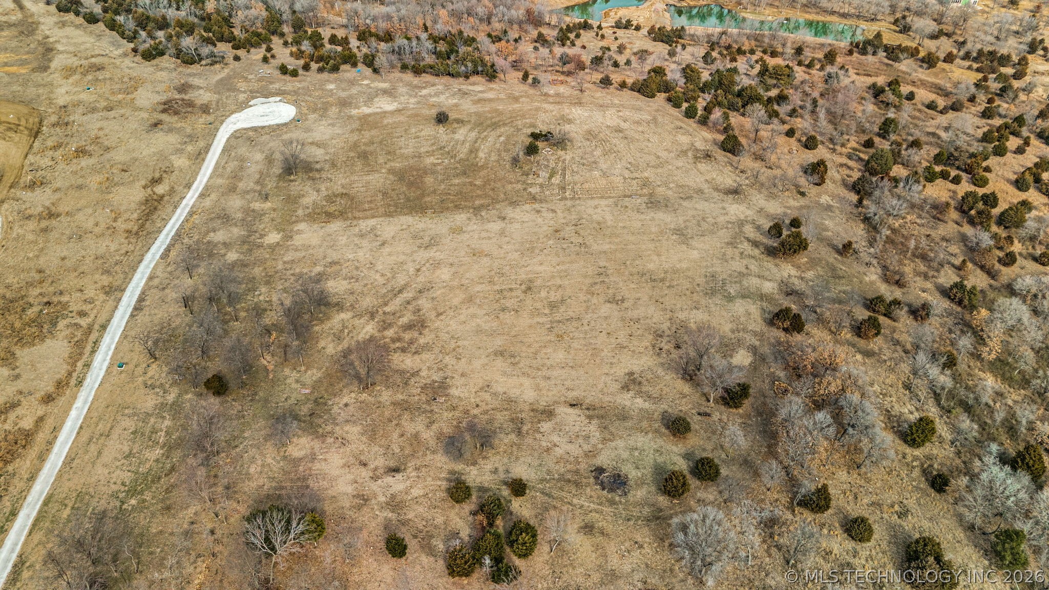 004 W 43rd Street N Property Photo 5