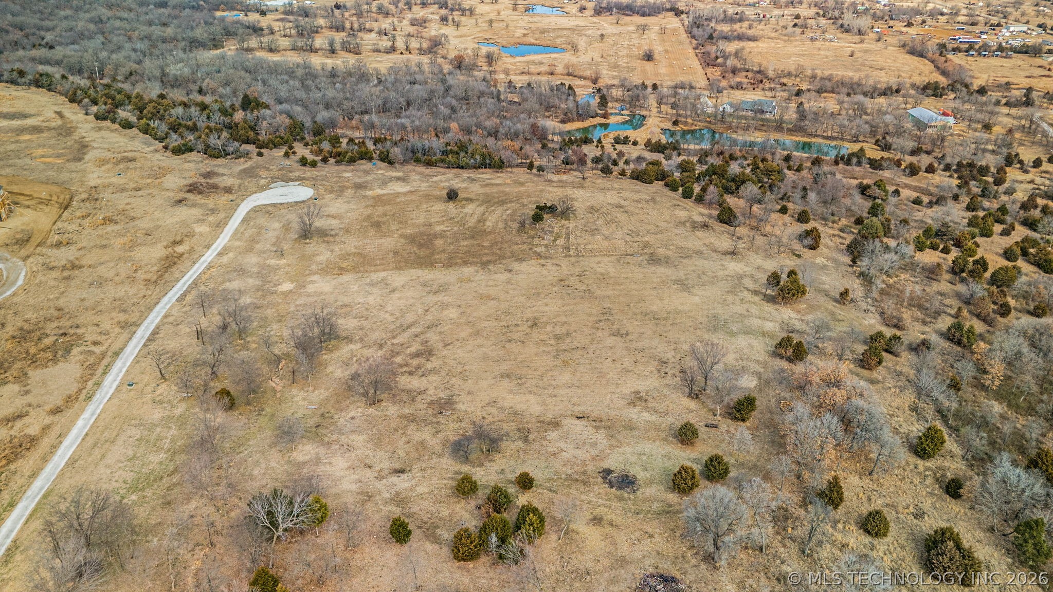 004 W 43rd Street N Property Photo 9