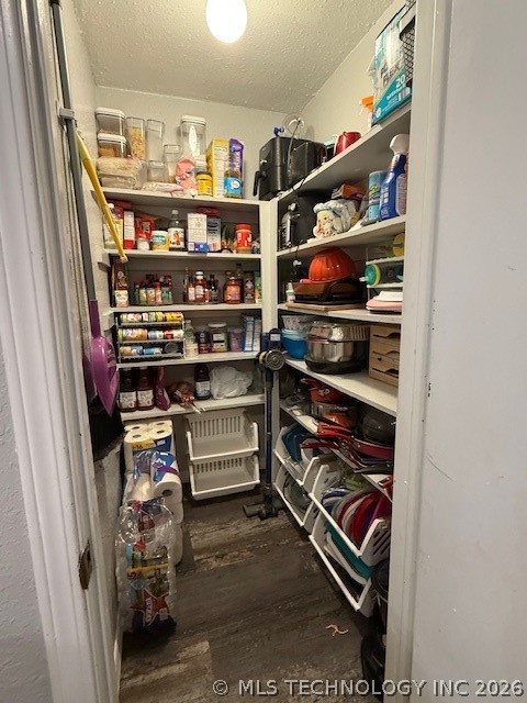 724 S Lake Avenue Property Photo 9