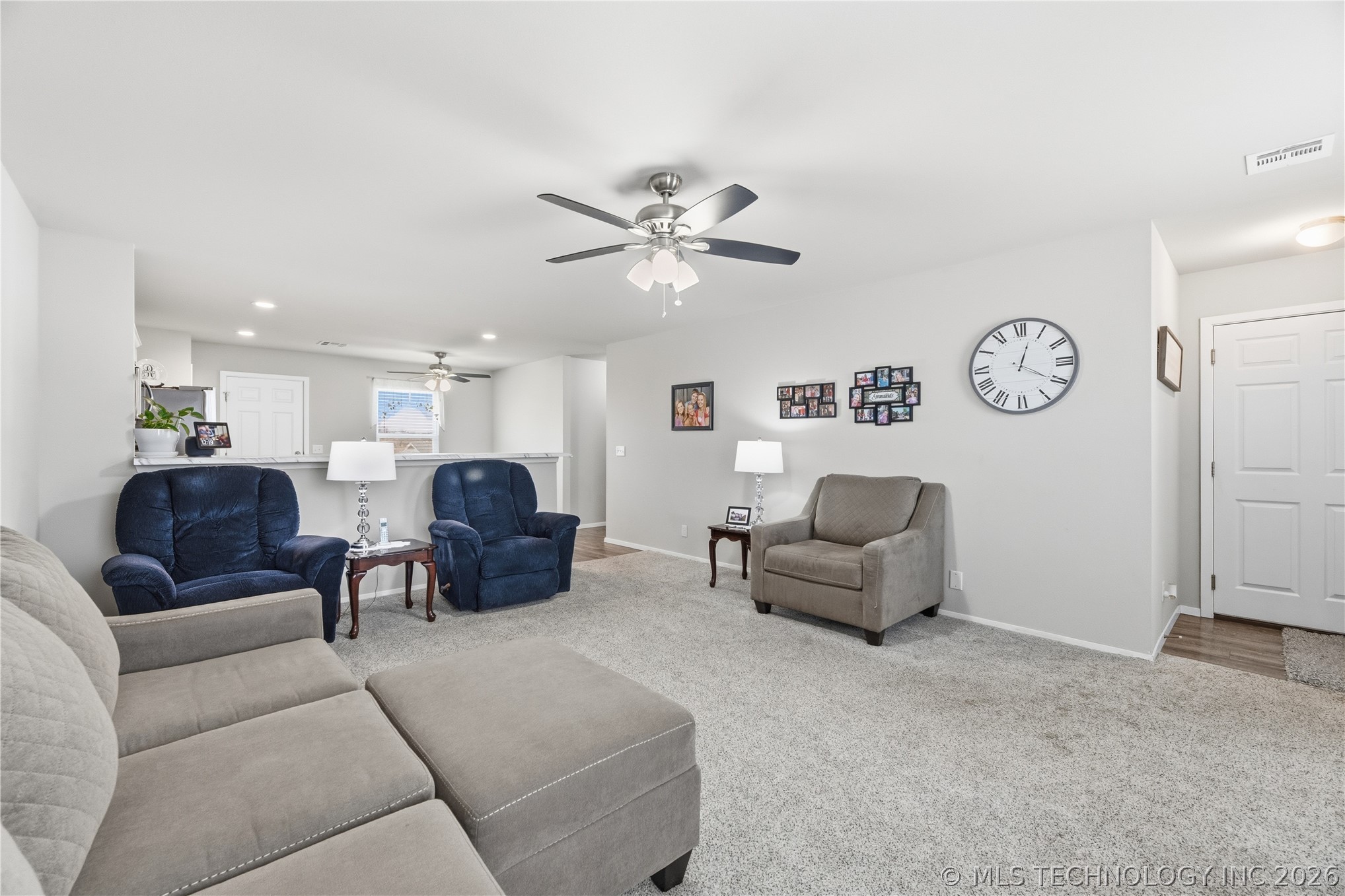 14437 N 76th East Avenue Property Photo 4