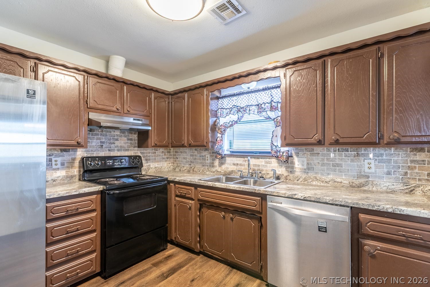 309 W Ford Property Photo 7