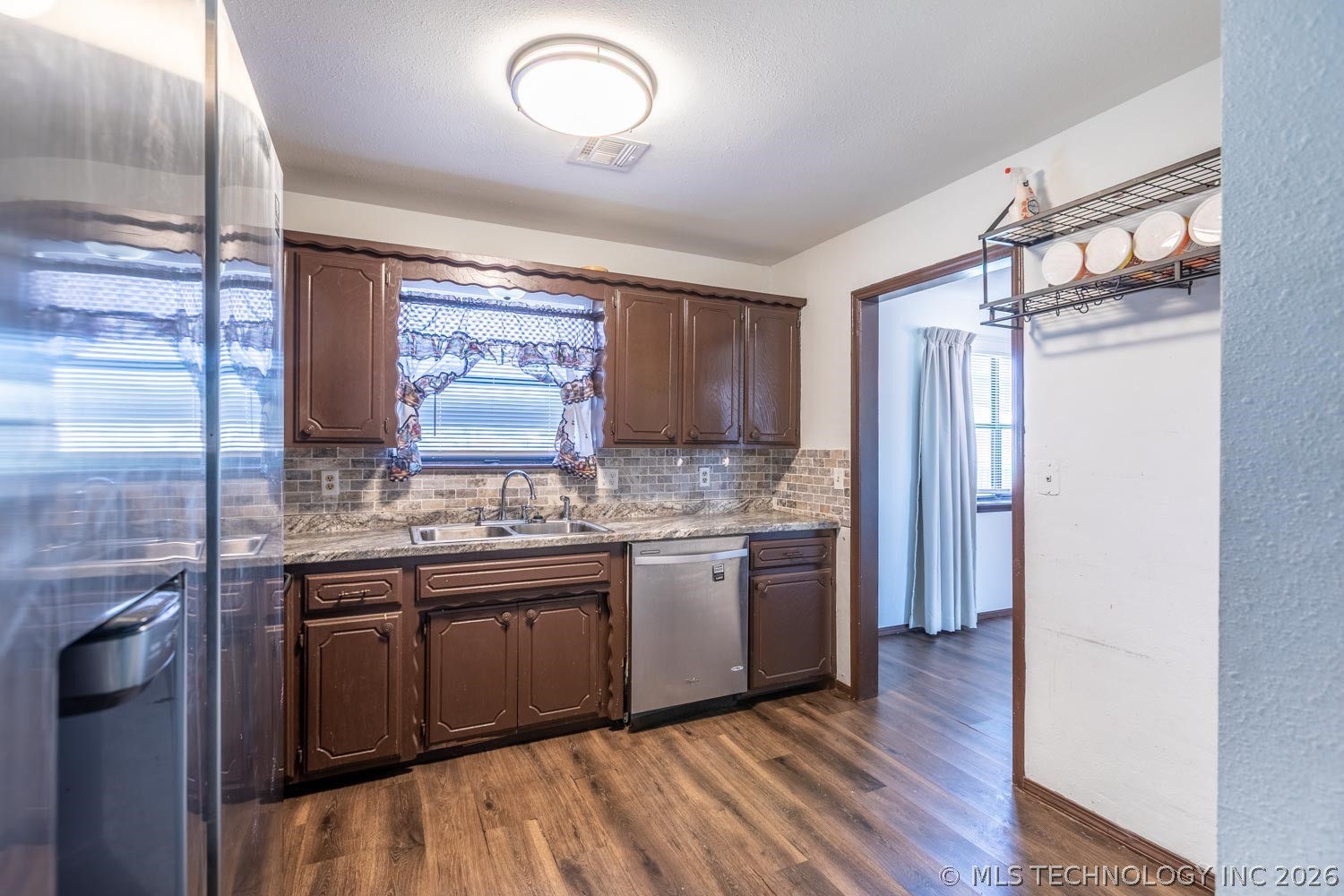 309 W Ford Property Photo 9