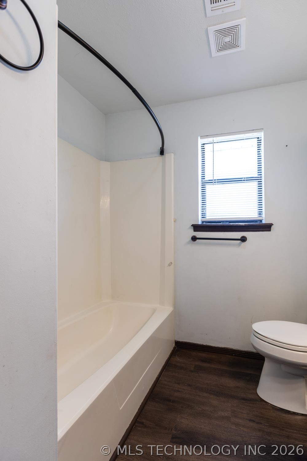 309 W Ford Property Photo 23