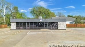 201 N Wood Drive Property Photo 1