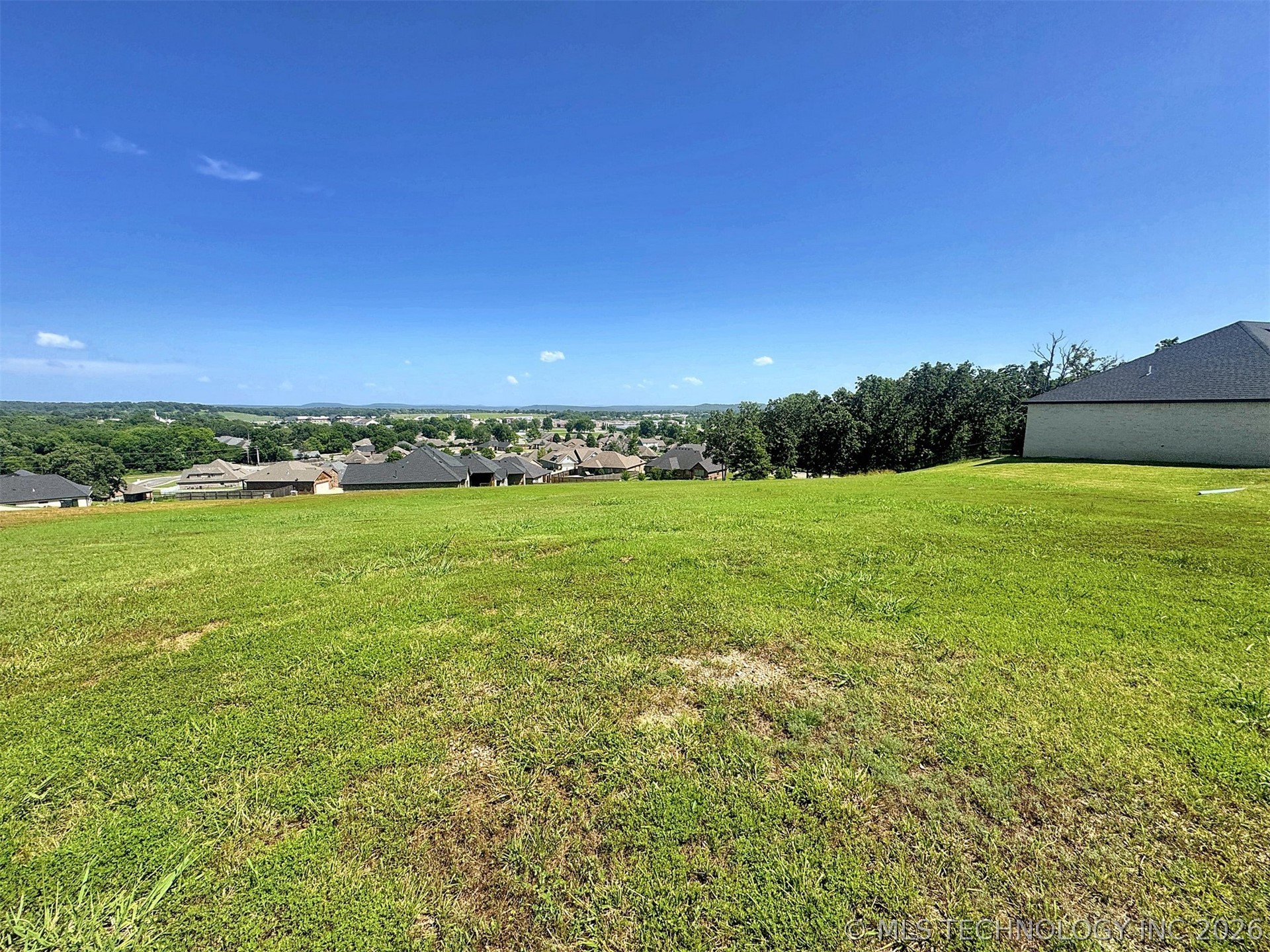 540 Woodlands Drive Property Photo 14