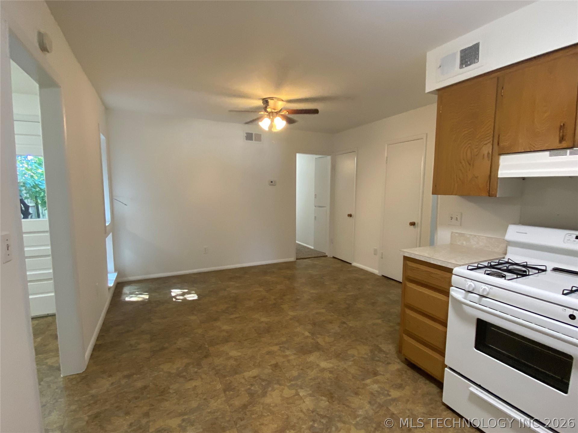 1544 S 67th East Avenue Property Photo 6